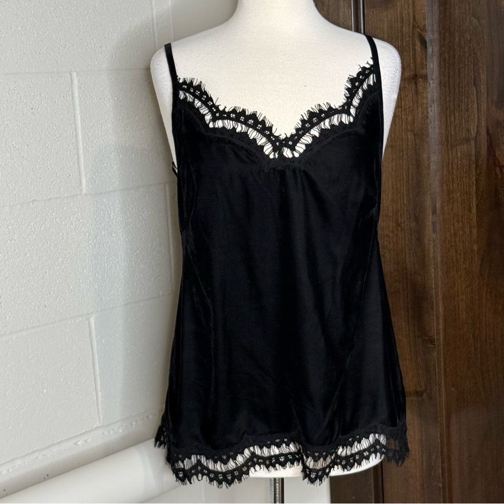 NWT Max Studio cami black velvet women’s Size L lace trim Vneck